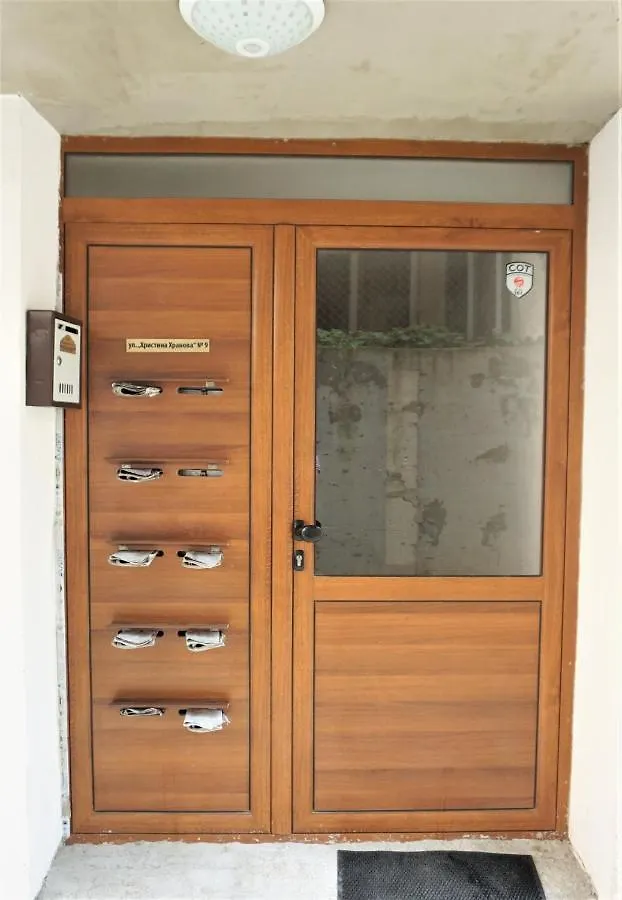 Apartment Number 5 Varna